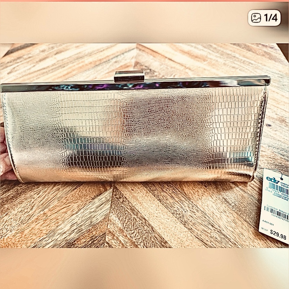 MACYS NWT Evening Bag gold